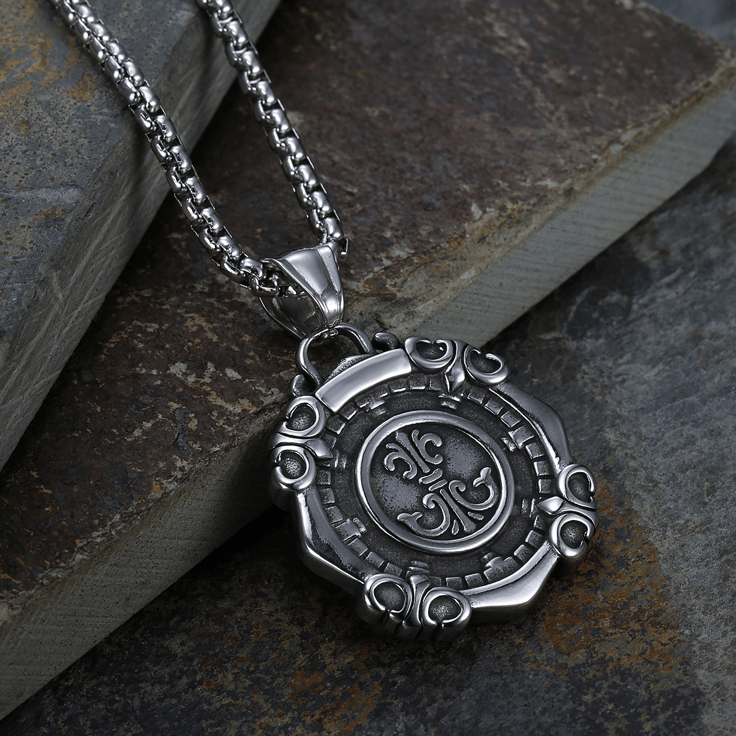 Heaven-Earth Directional Compass Pendant