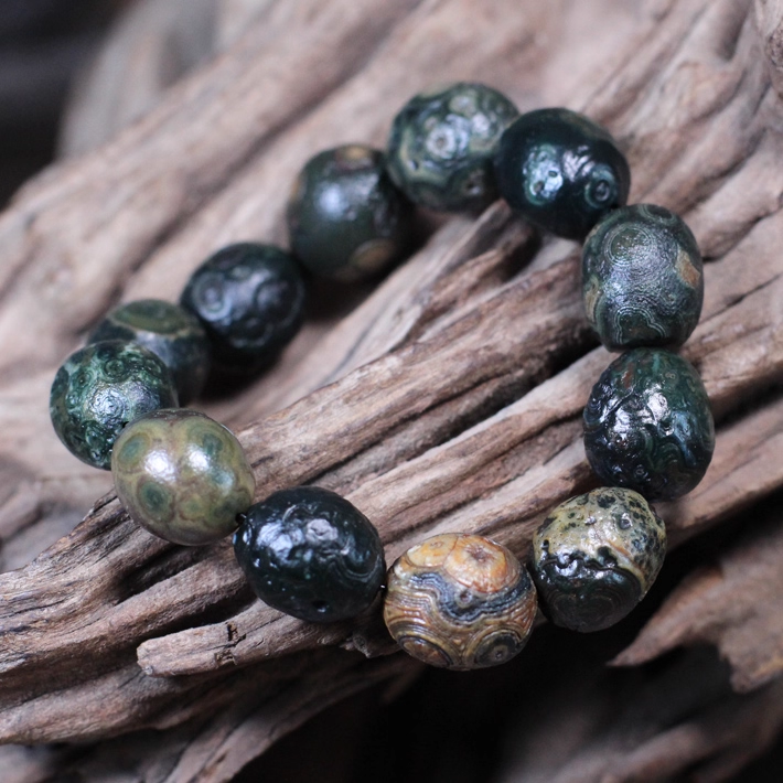 Collector's grade early pure natural surface green-eye raw stone bracelet
