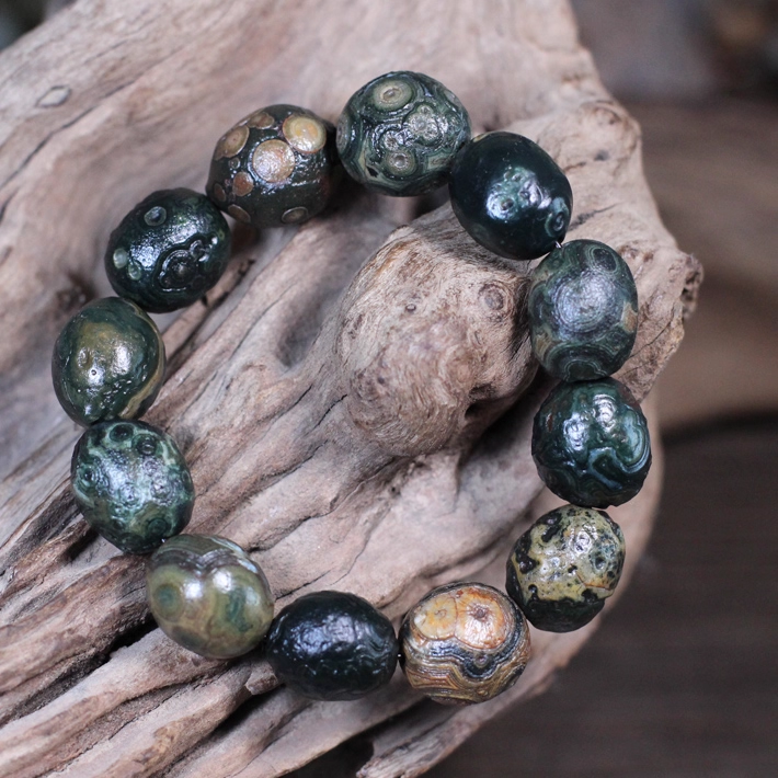 Collector's grade early pure natural surface green-eye raw stone bracelet