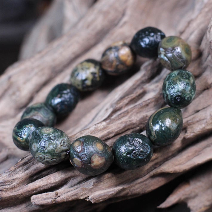 Collector's grade early pure natural surface green-eye raw stone bracelet